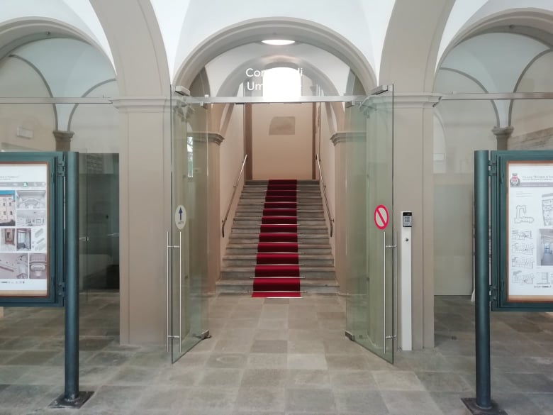 entrata palazzo comunale