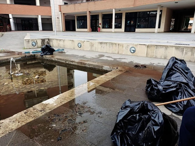 pulizia fontana piazza Michelangelo