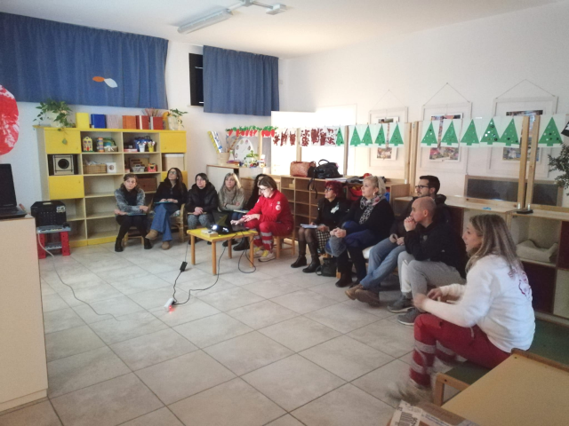 Corso di primo soccorso sull'utilizzo del defibrillatore per i dipendenti comunali e il personale scolastico