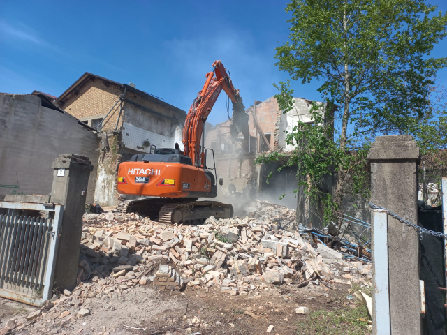 Partiti i lavori di riapertura di Via Emilia. Fra pochi giorni la strada tornerà ad essere transitabile in totale sicurezza.