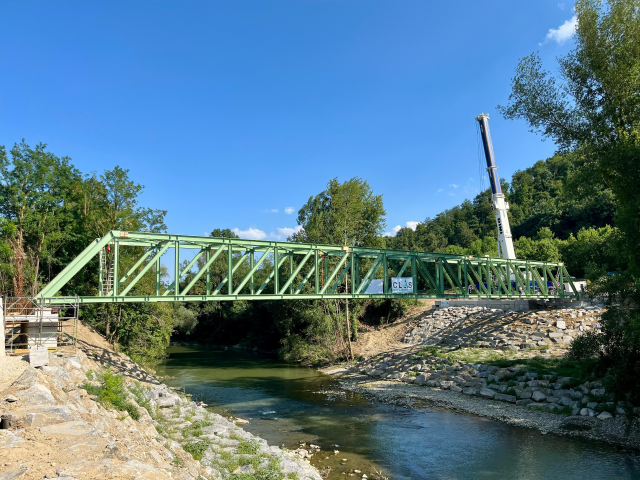 CONCLUSO IL VARO DEL PONTE CICLOPEDONALE SUL TEVERE NEI PRESSI DELLA CENTRALE IDROELETTRICA DI MOLA CASANOVA