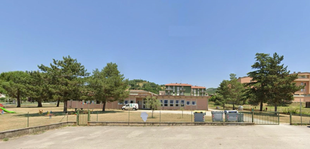 Sisma 9 marzo: la Giunta comunale approva la variazione di bilancio che finanzia l'installazione dei moduli per la scuola media. Affidata la progettazione della scuola Primaria di Pierantonio