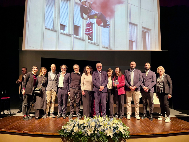 “IL CORAGGIO DI CHI HA PERSO”: GRANDE PARTECIPAZIONE ALLA PRESENTAZIONE DEL LIBRO DI FRANCO CHIANELLI AL TEATRO DEI RIUNITI DI UMBERTIDE