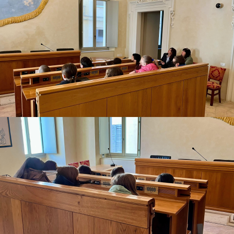 I BAMBINI DELLA SCUOLA PRIMARIA ANNA FRANK DI VERNA IN VISITA AL MUNICIPIO DI UMBERTIDE E ALLA BIBLIOTECA COMUNALE