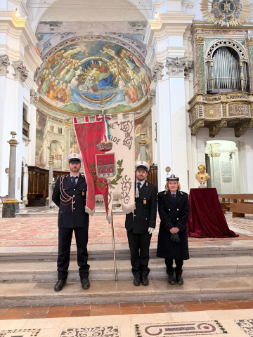 FESTA REGIONALE DI SAN SEBASTIANO A SPOLETO: LA POLIZIA LOCALE DI UMBERTIDE PRESENTE CON IL GONFALONE IN UNA GIORNATA DI RICONOSCIMENTO E GRATITUDINE