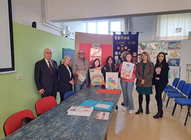 UN POSTER PER LA PACE 2025/2026: ALLA MAVARELLI-PASCOLI PREMIATE DAL LIONS CLUB LE GIOVANI ARTISTE DI UMBERTIDE