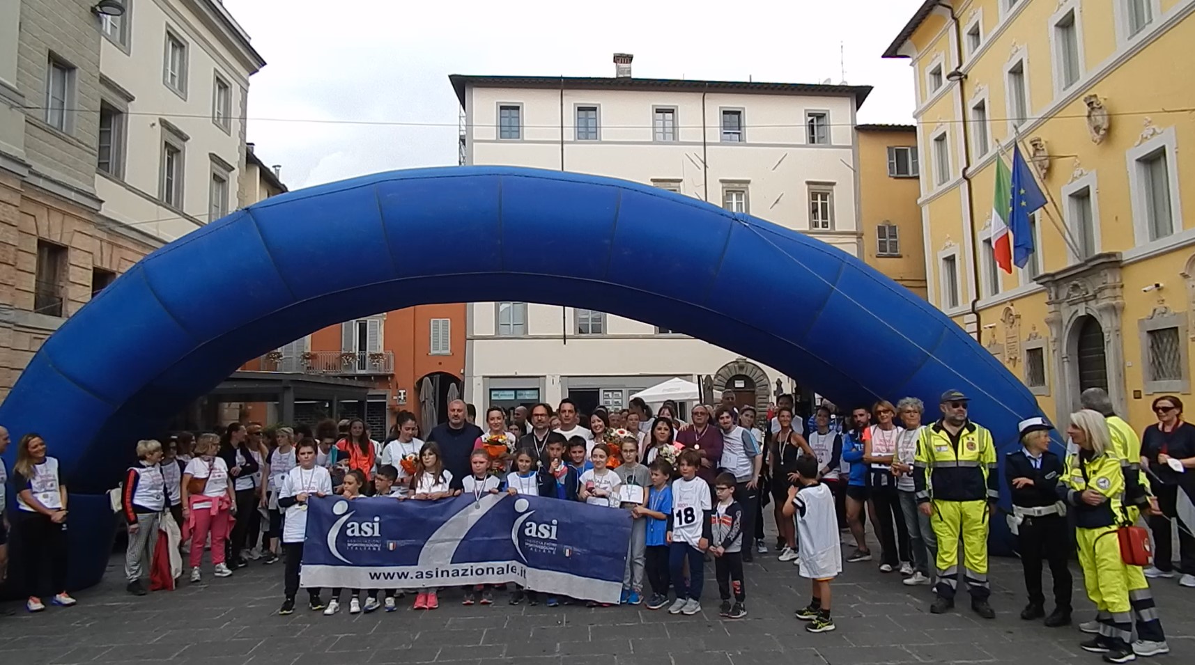Grande successo per la prima edizione di “5000 metri antiviolenza”, in 120 per dire no alla violenza sulle donne attraverso lo sport
