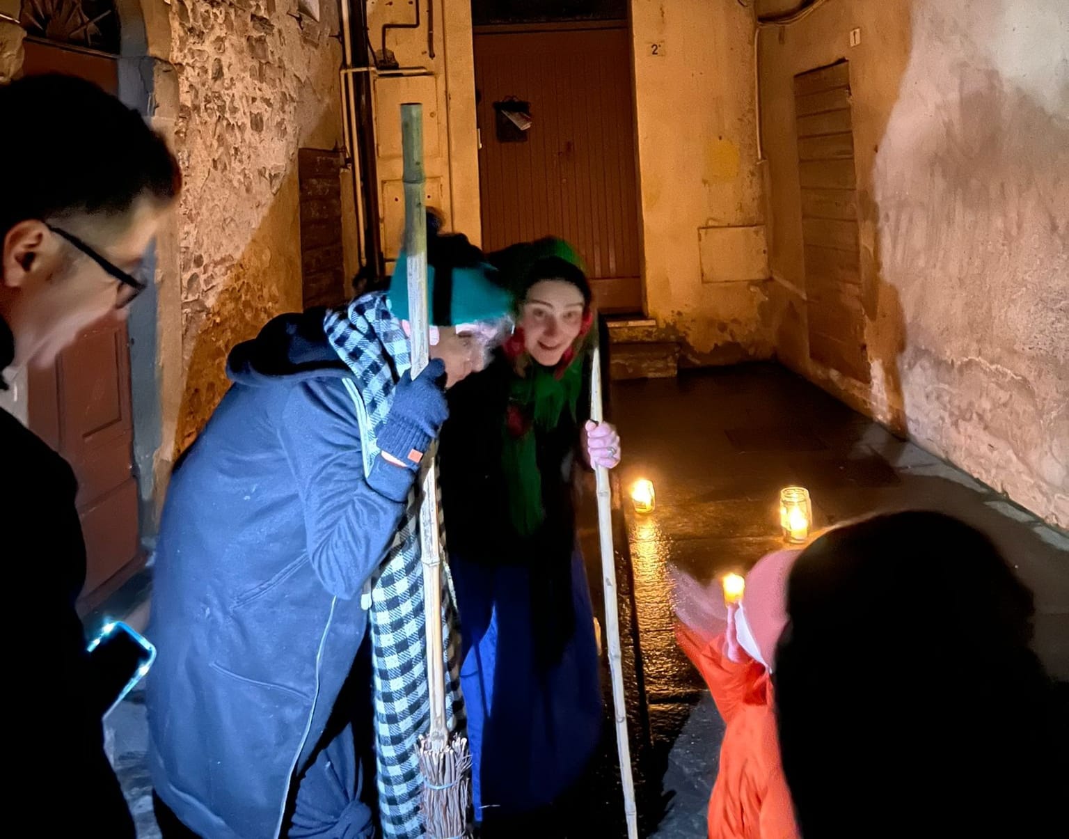 S𝒆𝒄𝒐𝒏𝒅𝒂 𝒆𝒅𝒊𝒛𝒊𝒐𝒏𝒆 𝒅𝒊 “𝑩𝒆𝒇𝒂𝒏𝒆 𝒕𝒓𝒂 𝒊 𝒗𝒊𝒄𝒐𝒍𝒊 𝒅𝒊 𝒏𝒐𝒕𝒕𝒆”