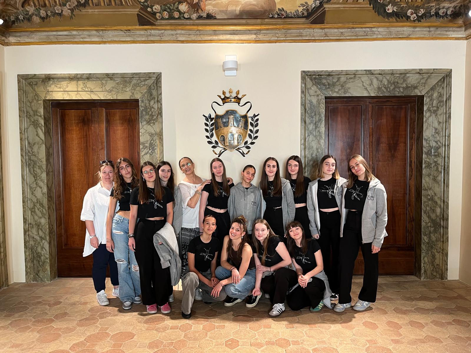 Le ragazze del Centro Studi Danza accolte in Comune dal Sindaco