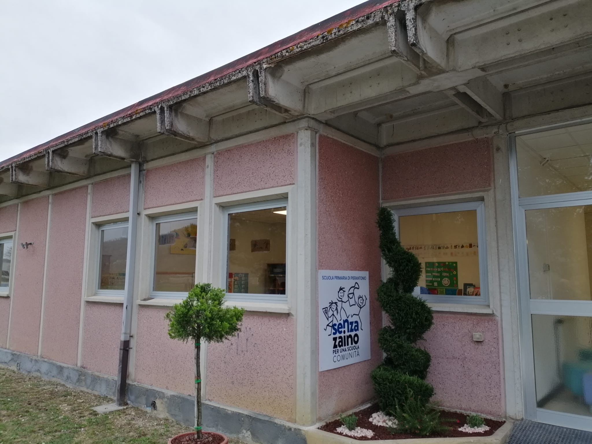 Ritorno in aula a Pierantonio dei bambini della scuola primaria