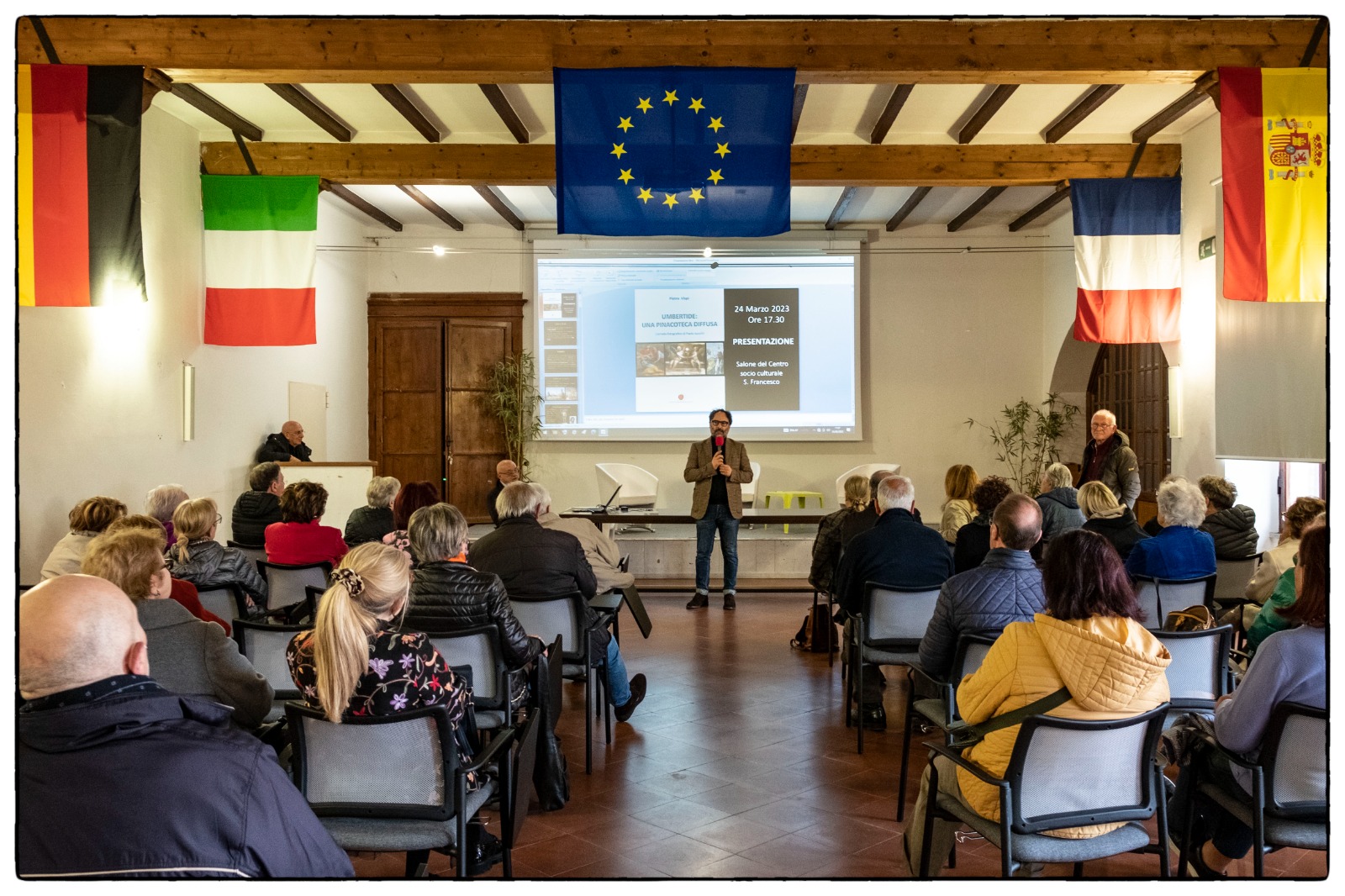 Presentazione del libro "Umbertide: una pinacoteca diffusa" di Pietro Vispi con corredo fotografico di Paolo Ippoliti