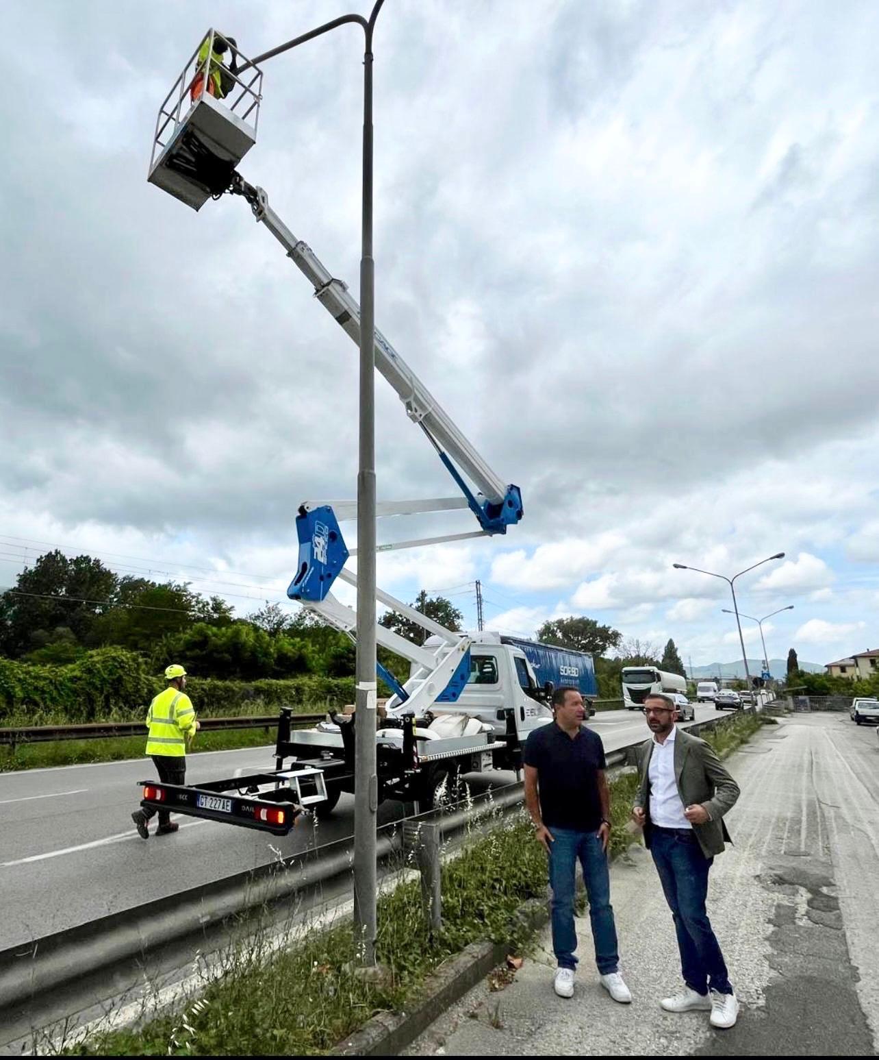 Umbertide sotto una nuova luce: nuova illuminazione pubblica con tecnologia a Led, sono partiti i lavori di sostituzione di oltre 3.500 corpi illuminanti