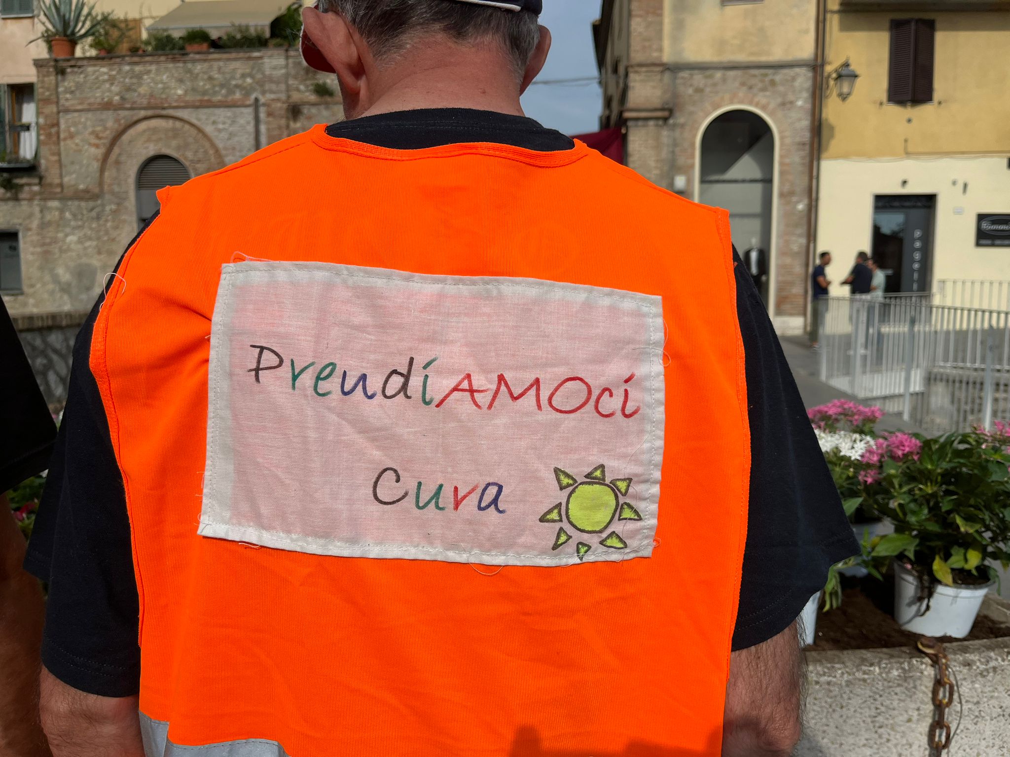 piantine piazza 800 gruppo volontari 2