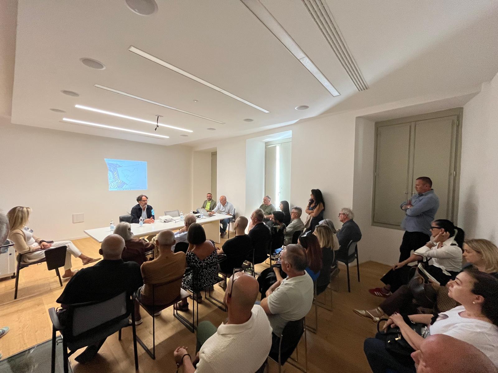 Presentato agli operatori economici, associazioni e cittadini del centro storico e delle aree limitrofe il Progetto di Riqualificazione di Piazza Mazzini: lavori per 1 milione e 500 mila euro