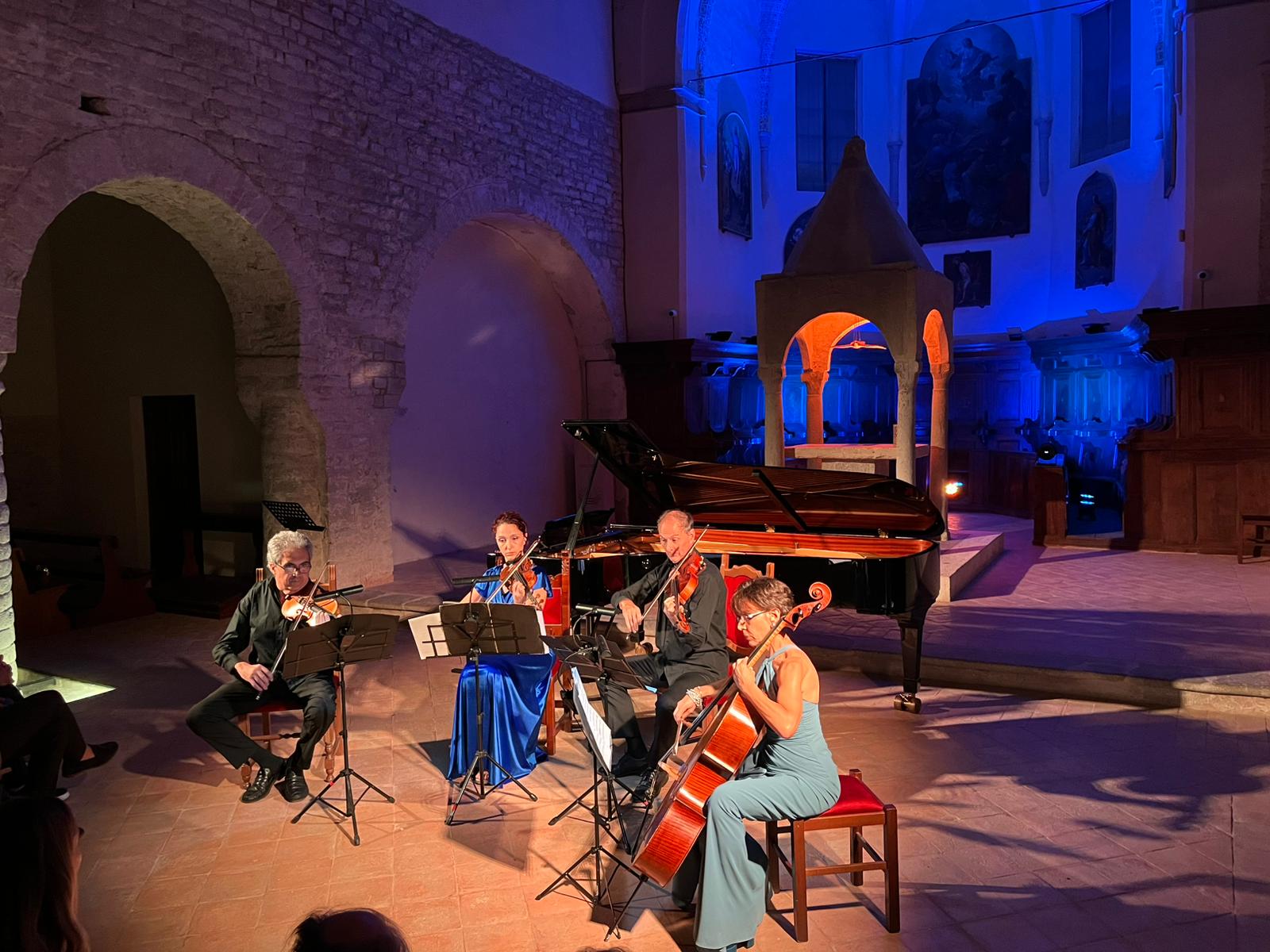 58° FESTIVAL DELLE NAZIONI con tappa a UMBERTIDE presso l’Abbazia di San Salvatore di Montecorona
