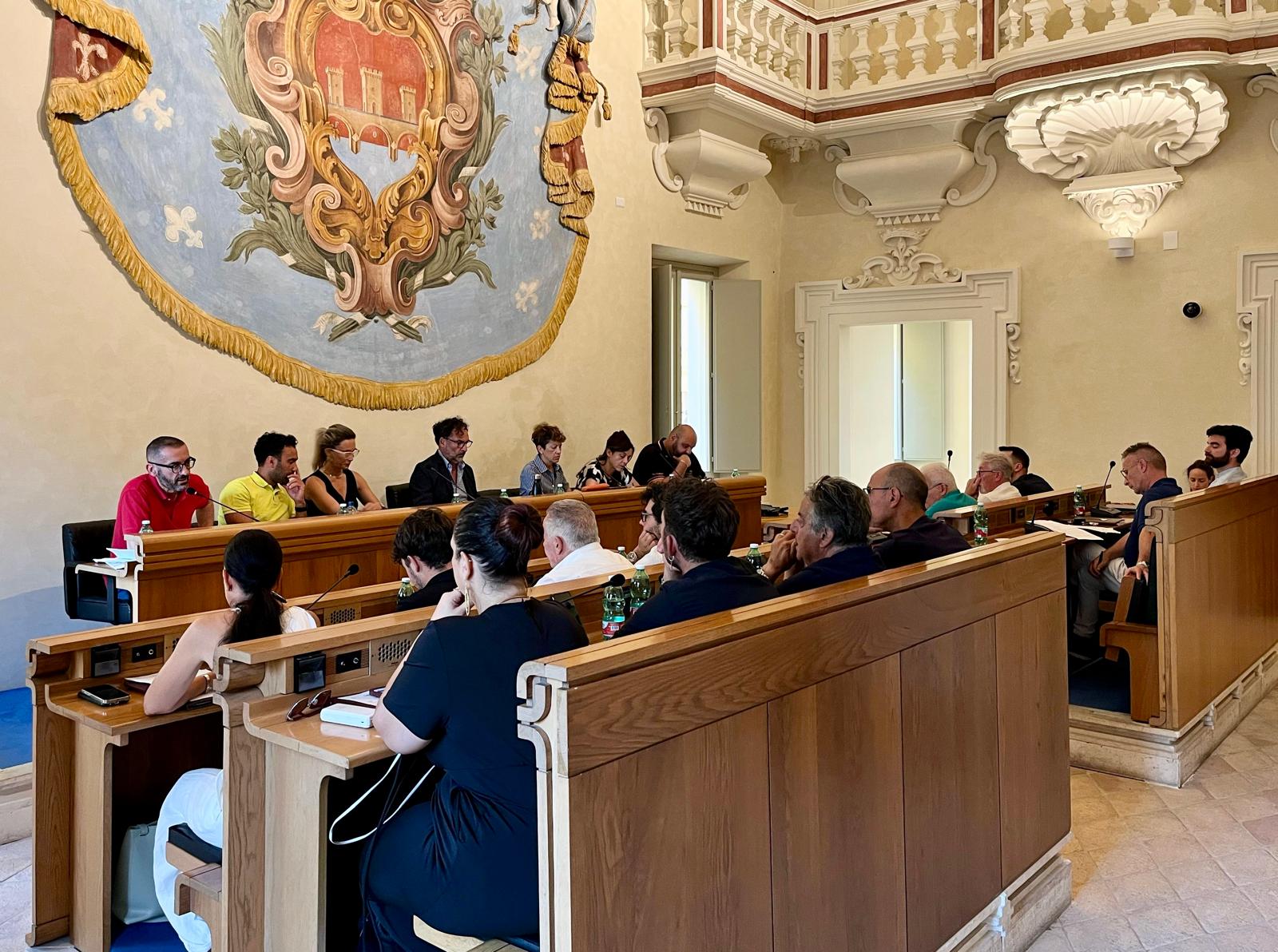 CONTI IN ORDINE PER IL COMUNE DI UMBERTIDE: IL CONSIGLIO COMUNALE APPROVA LA SALVAGUARDIA DEGLI EQUILIBRI E L'ASSESTAMENTO DI BILANCIO 2025/2027