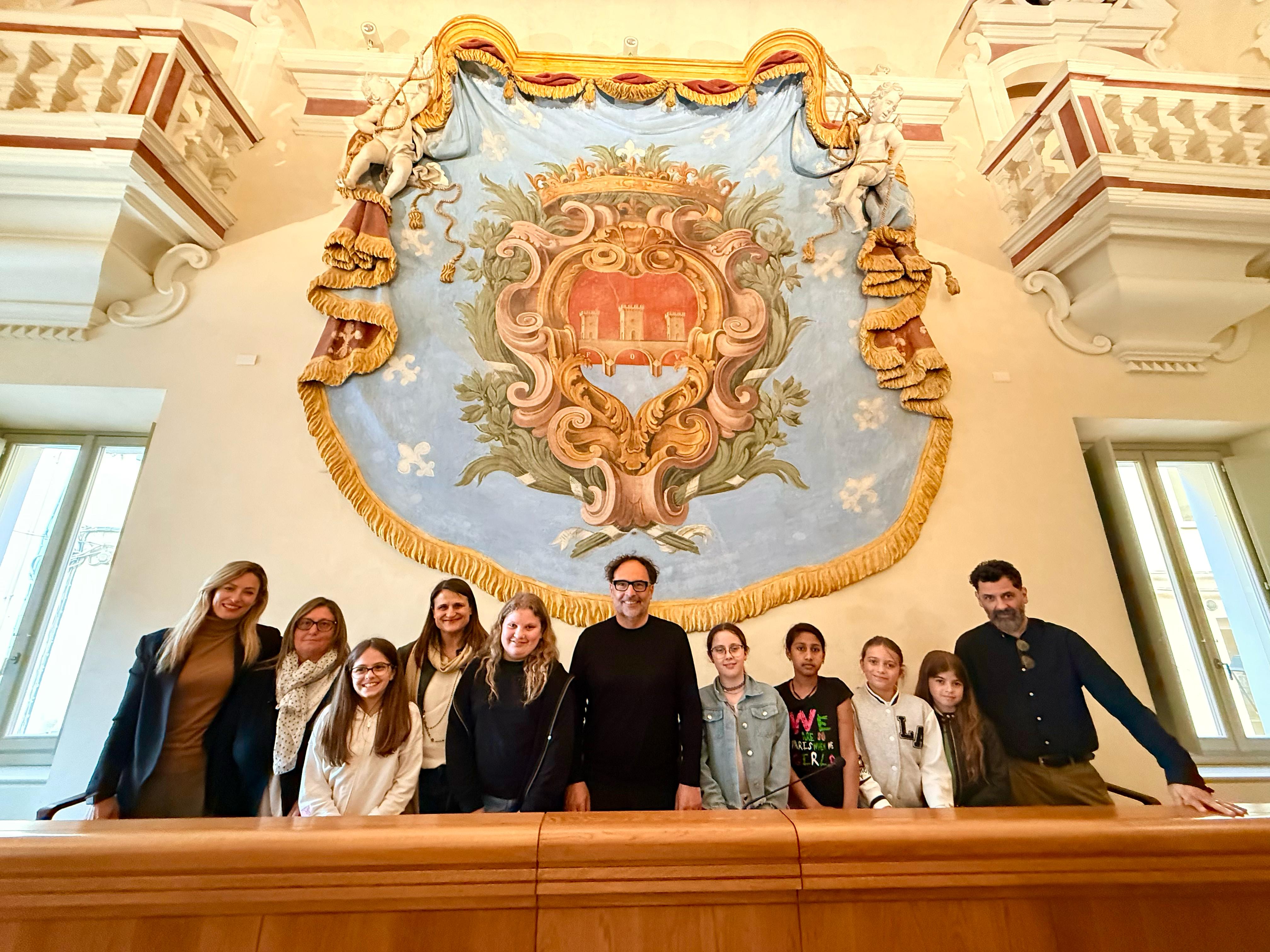 LE ALUNNE DELLA IVP DI PIERANTONIO RICEVUTE IN COMUNE DOPO LA VITTORIA AL TORNEO REGIONALE DI SCACCHI. IL SINDACO E IL VICESINDACO: “ORGOGLIOSI DI VOI, PORTATE ALTO IL NOME DI UMBERTIDE”