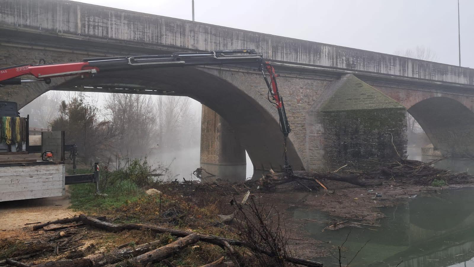 WhatsApp Image 2025-12-24 at 08.44.44 (2)