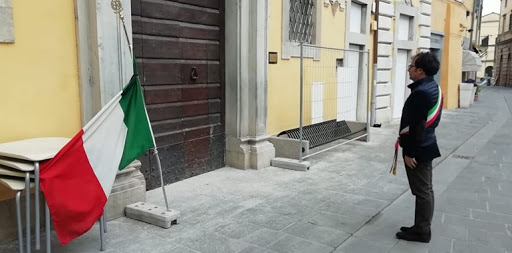 Umbertide ha rispettato il minuto di silenzio per ricordare le vittime del coronavirus