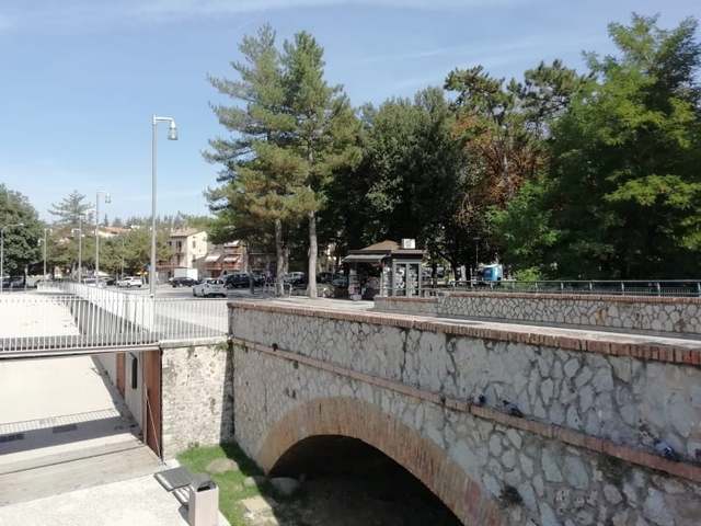 Abbattimento barriere architettoniche e mobilità sostenibile, presto i lavori nell'area tra via Vittorio Veneto e piazza Mazzini: nel progetto una nuova passerella sul torrente Reggia