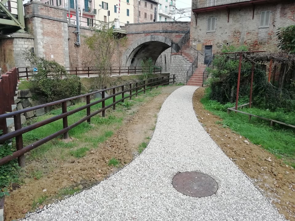 Rinnovate la scala e l'accesso al parco fluviale del Tevere