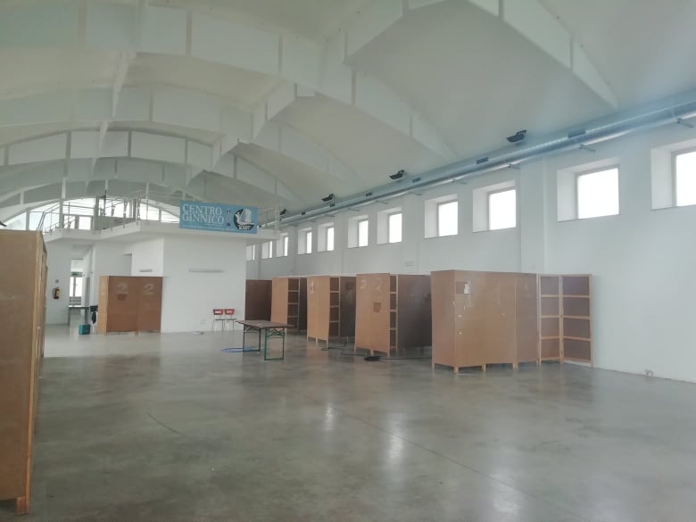 Punto per la vaccinazione di massa al Puc 2, avanzano le operazioni di allestimento della struttura